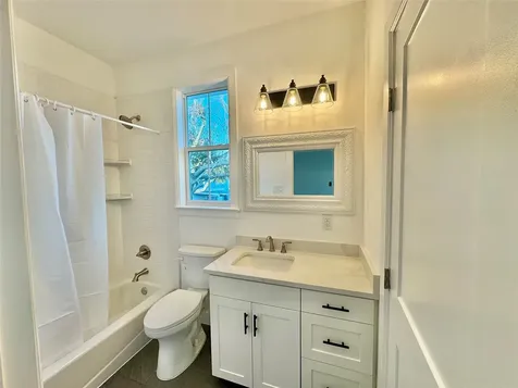 2119 Avenue O 1/2 Rear Galveston TX 77550