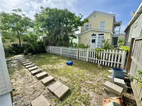 2119 Avenue O 1/2 Rear Galveston TX 77550