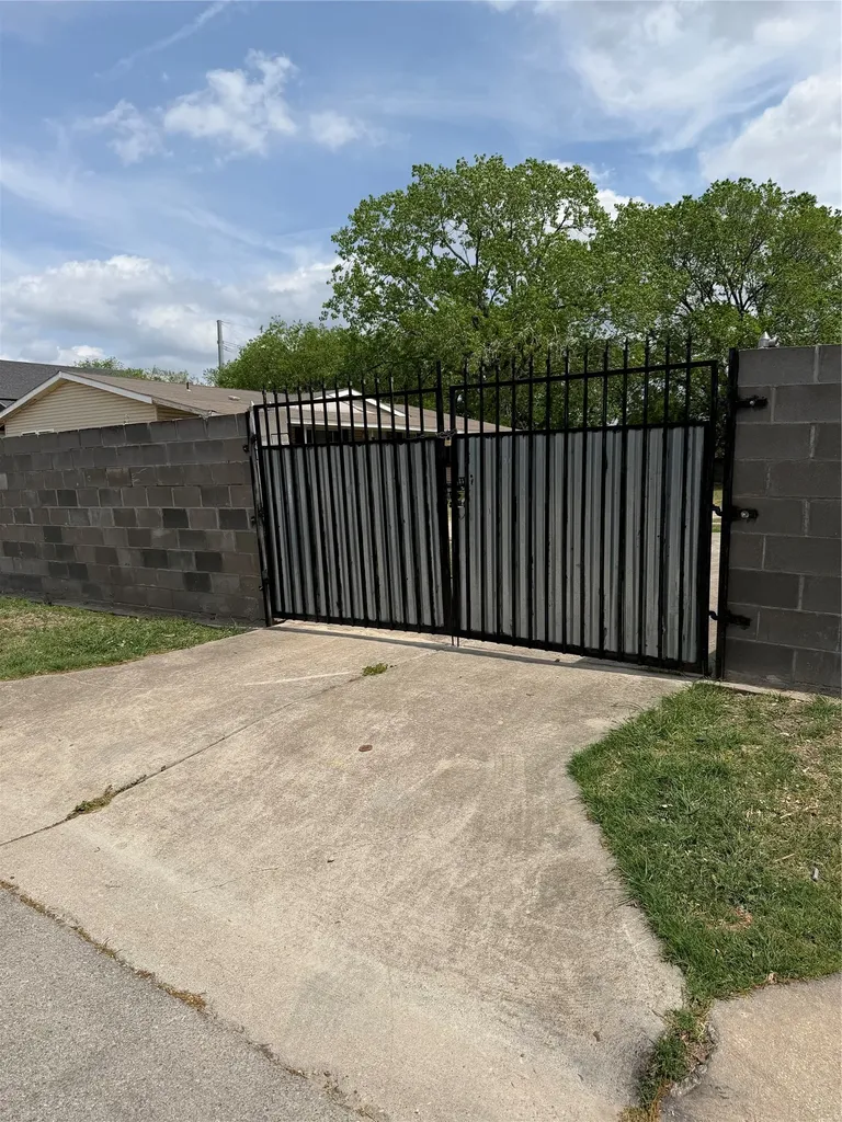 1125 Brookswood Avenue Austin TX 78721