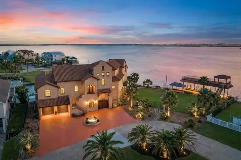 506 Sunset Circle Tiki Island TX 77554
