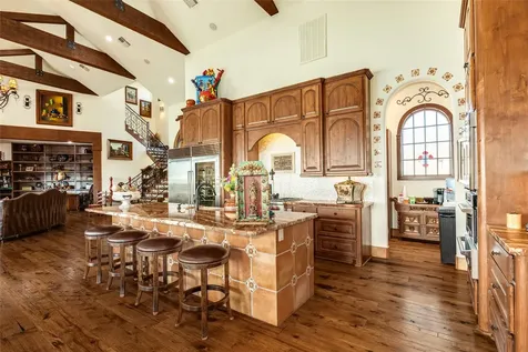 506 Sunset Circle Tiki Island TX 77554