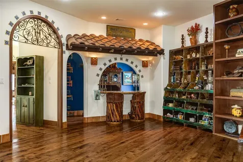 506 Sunset Circle Tiki Island TX 77554