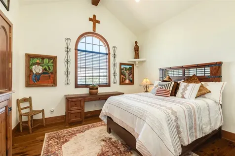 506 Sunset Circle Tiki Island TX 77554