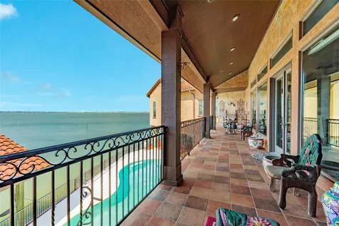 506 Sunset Circle Tiki Island TX 77554