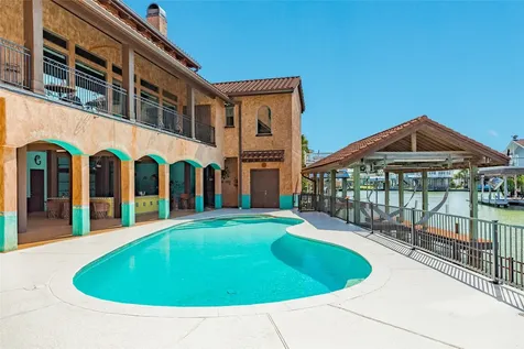 506 Sunset Circle Tiki Island TX 77554
