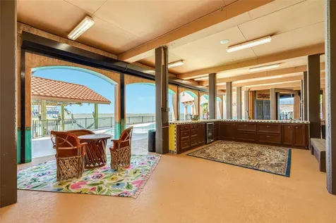 506 Sunset Circle Tiki Island TX 77554