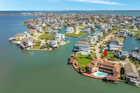 506 Sunset Circle Tiki Island TX 77554