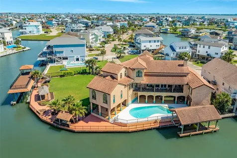506 Sunset Circle Tiki Island TX 77554