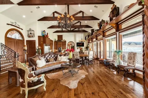 506 Sunset Circle Tiki Island TX 77554