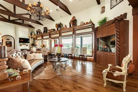 506 Sunset Circle Tiki Island TX 77554