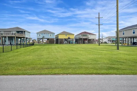 858 Palmetto Drive Crystal Beach TX 77650