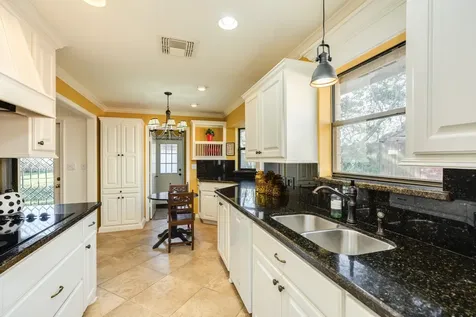 221 Banyan Street Lake Jackson TX 77566