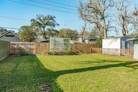 221 Banyan Street Lake Jackson TX 77566