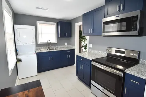 807 7th Street 2 Galveston TX 77550