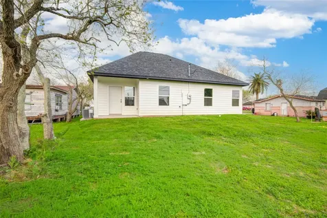 1409 N Avenue S Freeport TX 77541