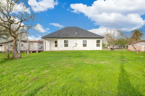 1409 N Avenue S Freeport TX 77541