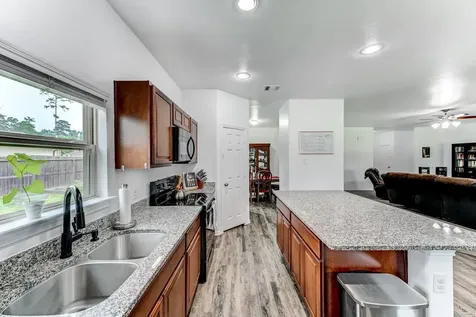 9850 Hunter Springs Drive Conroe TX 77306