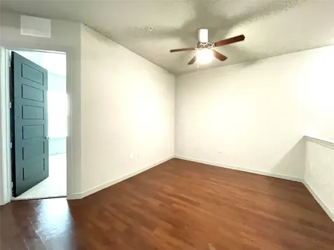 2525 Mccue St Road 125 Houston TX 77056