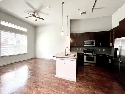 2525 Mccue St Road 125 Houston TX 77056