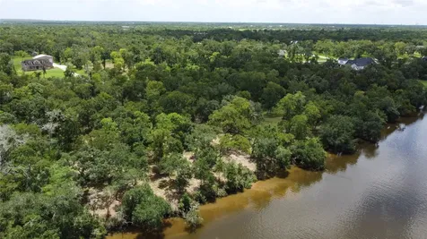 32126 Bayou Bend Richwood TX 77515