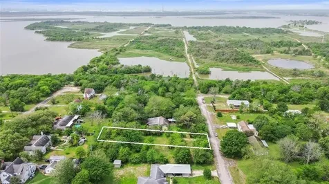 115 Cabaniss Avenue Baytown TX 77520