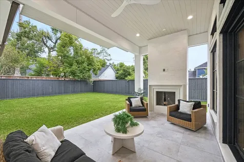 830 Azalea Street Houston TX 77018