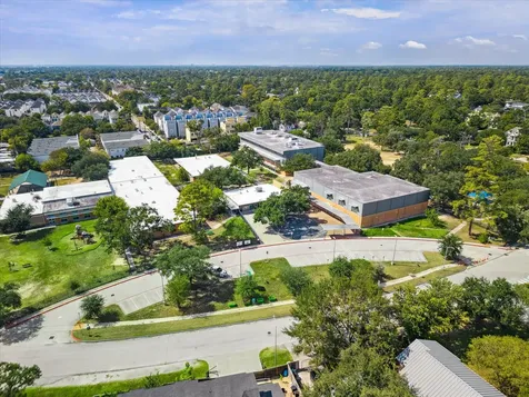 830 Azalea Street Houston TX 77018