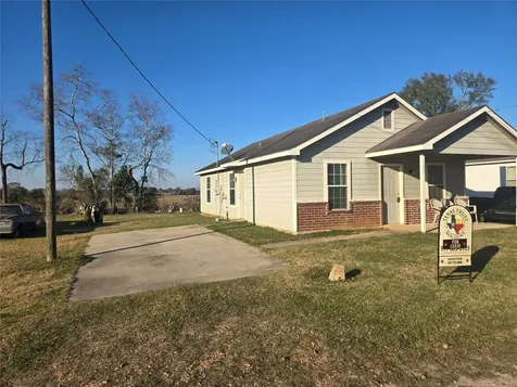 102 Wilson Street Sealy TX 77474