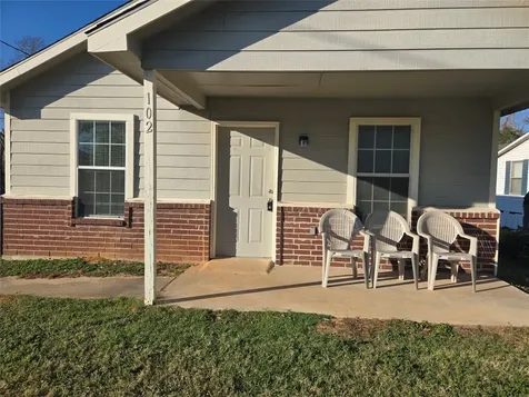 102 Wilson Street Sealy TX 77474