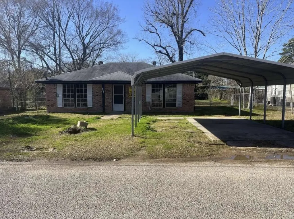 1303 N Mason Avenue Cleveland TX 77327