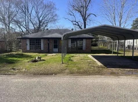 1303 N Mason Avenue Cleveland TX 77327