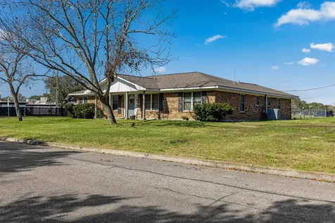 727 Partridge Lane Eagle Lake TX 77434