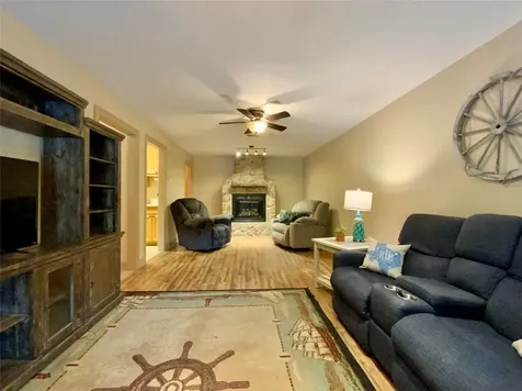 934 N Fm 356 Onalaska TX 77360