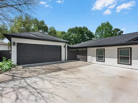 505 Pilgrim Lane Friendswood TX 77546