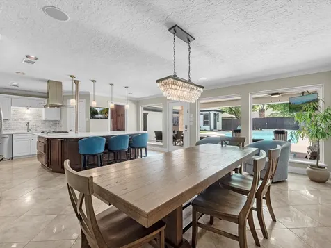 505 Pilgrim Lane Friendswood TX 77546