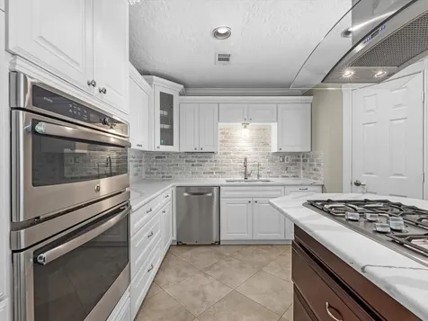 505 Pilgrim Lane Friendswood TX 77546
