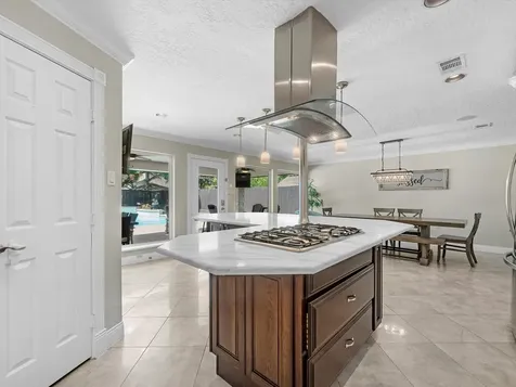 505 Pilgrim Lane Friendswood TX 77546