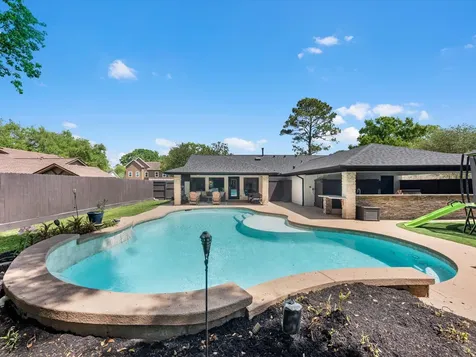 505 Pilgrim Lane Friendswood TX 77546