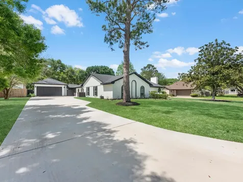 505 Pilgrim Lane Friendswood TX 77546
