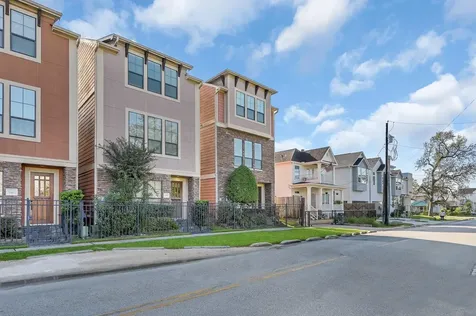 1046 W 23rd Street H Houston TX 77008