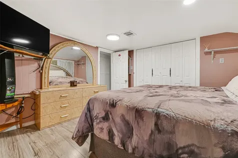 17822 Garland Avenue Boling TX 77420