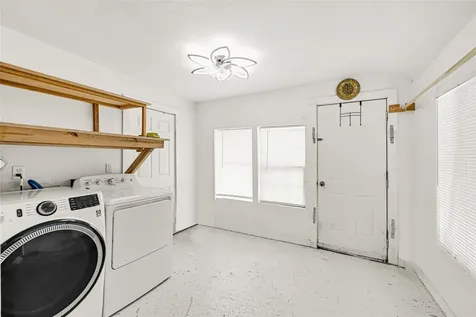 17822 Garland Avenue Boling TX 77420