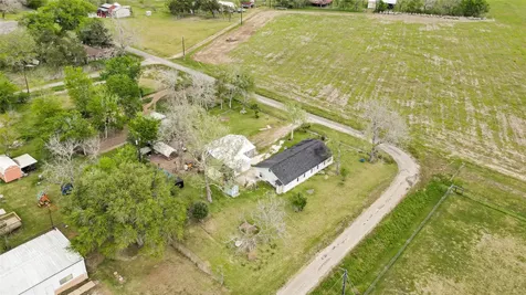 17822 Garland Avenue Boling TX 77420