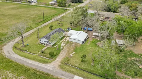 17822 Garland Avenue Boling TX 77420