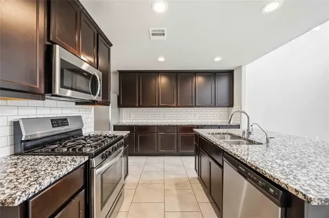 703 Autumn Flats Way Rosharon TX 77583