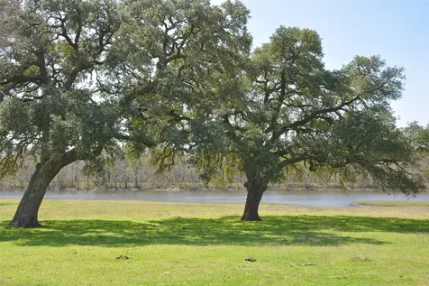 706 Grand Oaks Lane Brenham TX 77833