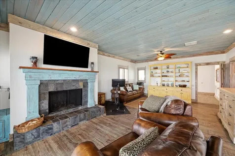 139 Isles End Road Tiki Island TX 77554