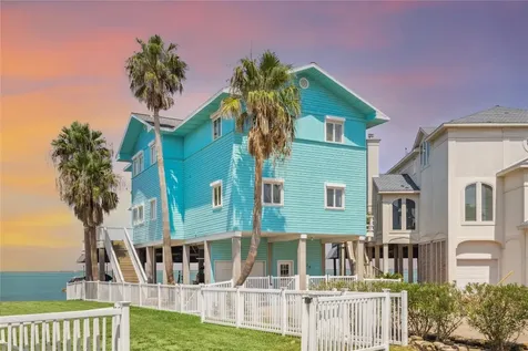 139 Isles End Road Tiki Island TX 77554