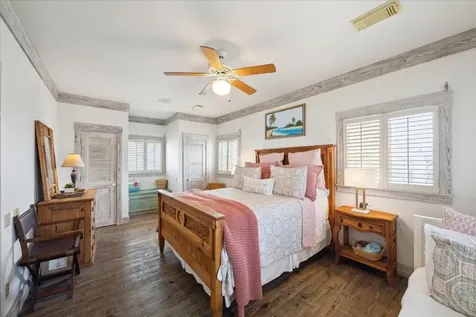 139 Isles End Road Tiki Island TX 77554