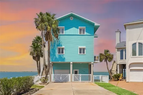 139 Isles End Road Tiki Island TX 77554